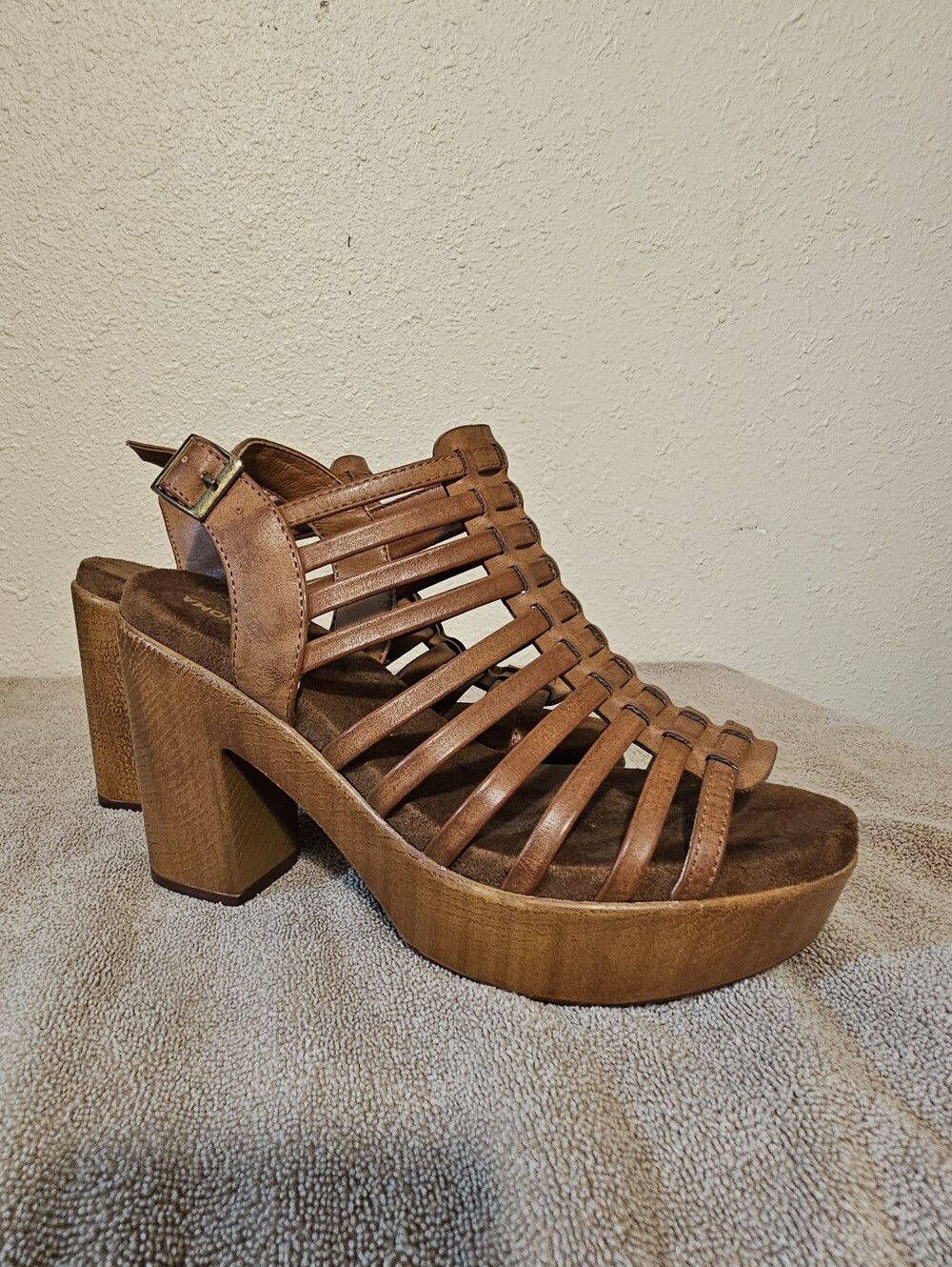 Women's Tan Strappy Platform Sandal with Buckle